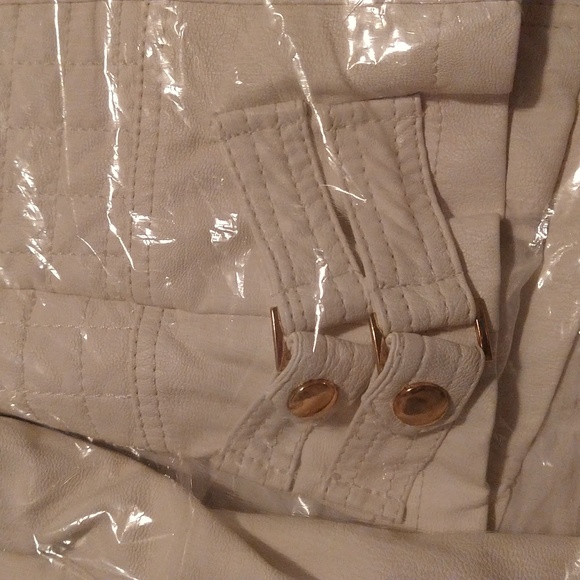 Jacket - Picture 12 of 16